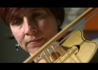 La mujer que toca extraños instrumentos medievales | Recurso educativo 772619